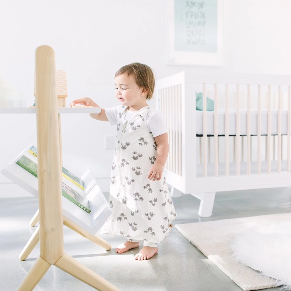 6-18m-ergobaby-2-vo-1-vrekja-za-spienje-so-nogavici-slonce