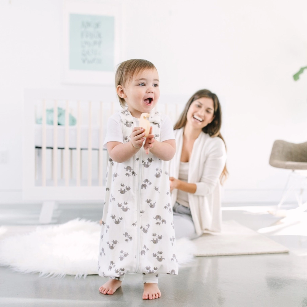 6-18m-ergobaby-2-vo-1-vrekja-za-spienje-so-nogavici-slonce