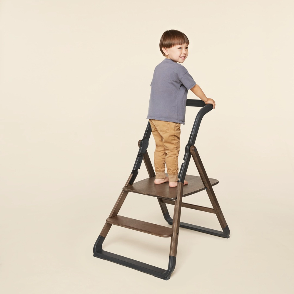 ergobaby-evolve-kujnski-pomosnik-dark-wood