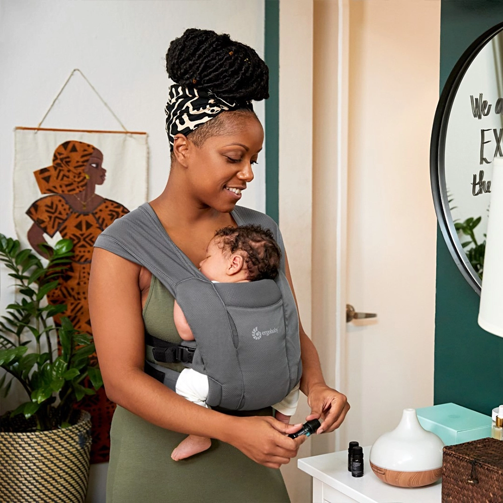 ergobaby-embrace-soft-air-mesh-washed-black