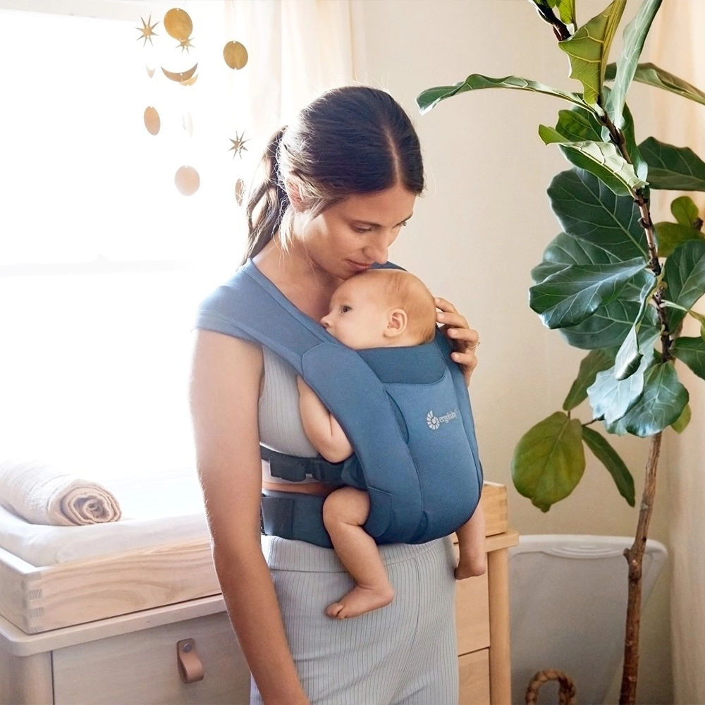 ergobaby-embrace-soft-air-mesh-blue