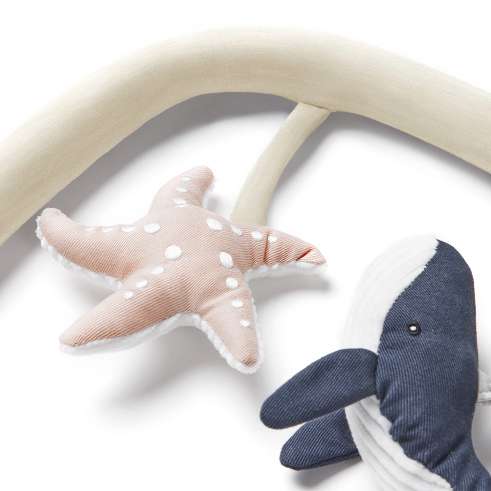 ergobaby-evolve-dodatok-lak-so-igracki-krem