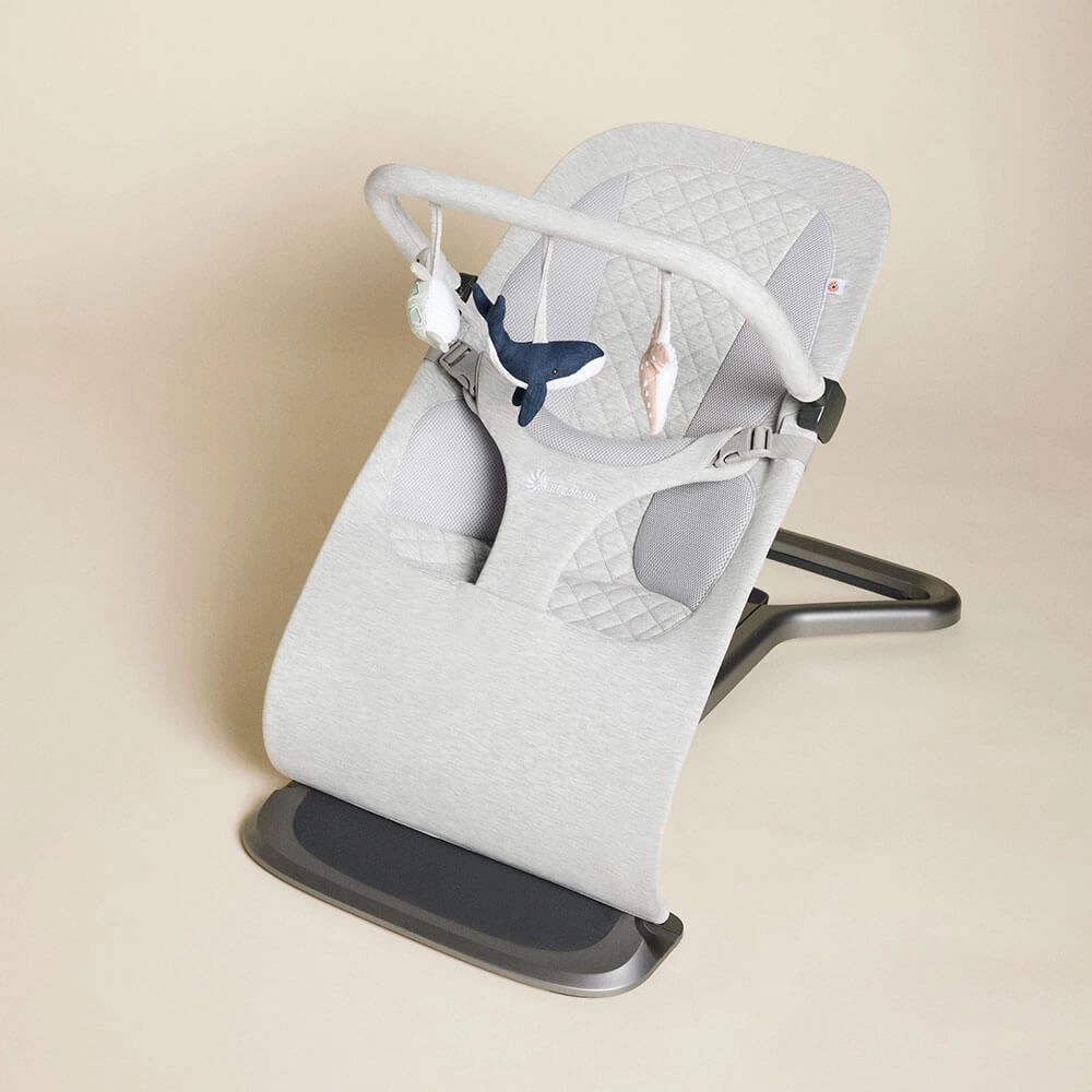 Ergobaby Evolve додаток со играчки Ocean Wonders - Light Grey